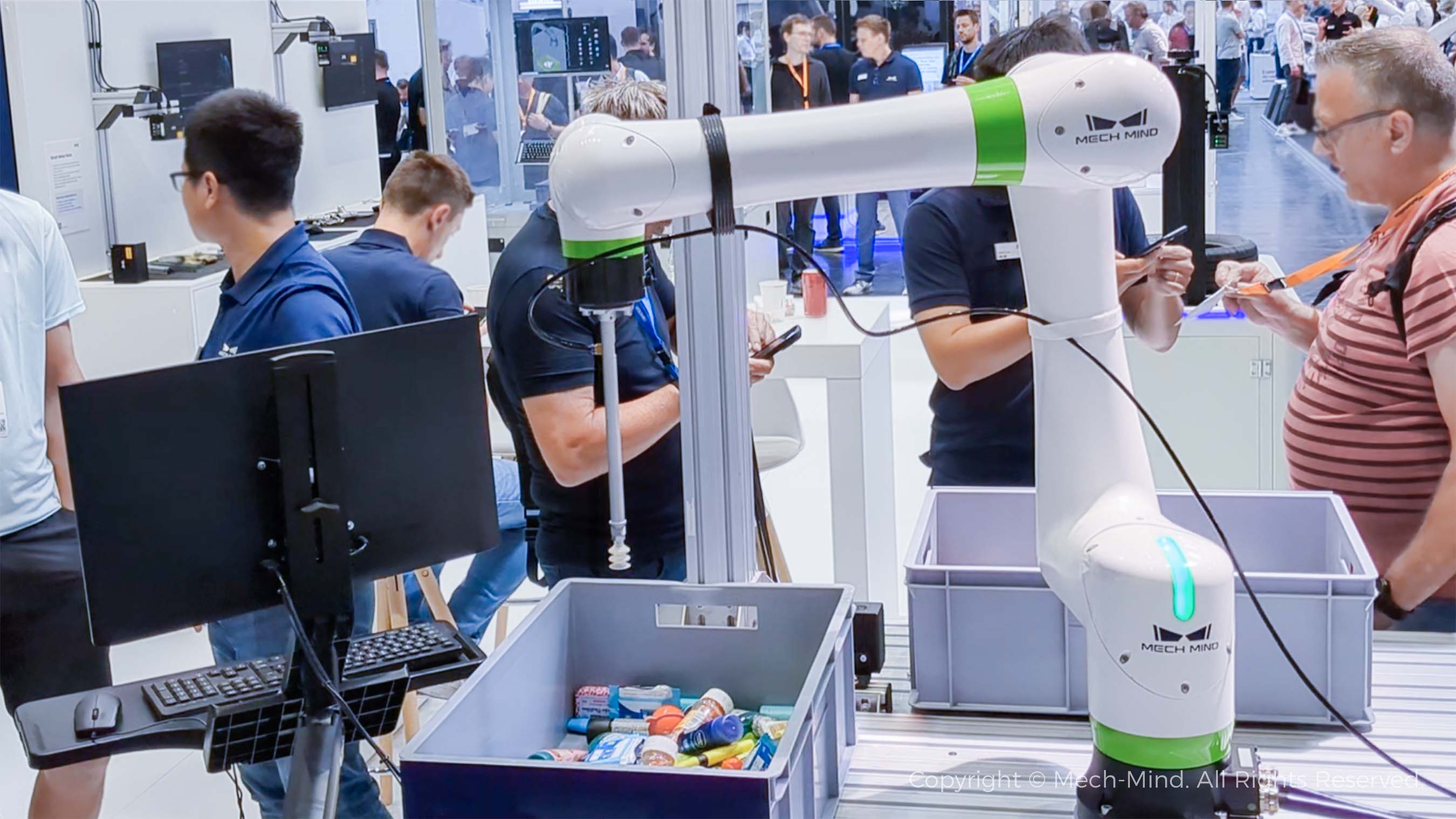 慕尼黑automatica 2025 | 梅卡曼德第三次亮相全球頂級自動化展,展出多項前沿具身智能技術及應用 慕尼黑automatica 2025 | 梅卡曼德第三次亮相全球頂級自動化展,展出多項前沿具身智能技術及應用